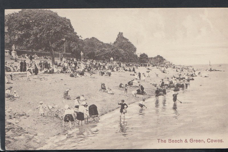 Isle of Wight Postcard - The Beach and Green, Cowes    RS12527