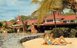 KONA INN Kailua, Kona, Hawaii Resort Beach Scene c1950s Chrome Vintage Postcard