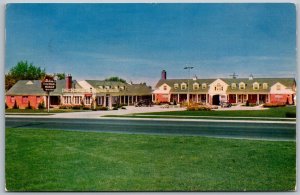 Denver Colorado 1959 Postcard Deter's Colonial Manor Motel