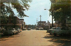 Alexandria Bay New York auto Street Scene 1950s Colorpicture Postcard 24-7659