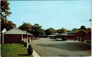 BELLEFONTAINE, OH Ohio   FOUNTAIN LODGE   c1950s   Cars  Roadside   Postcard
