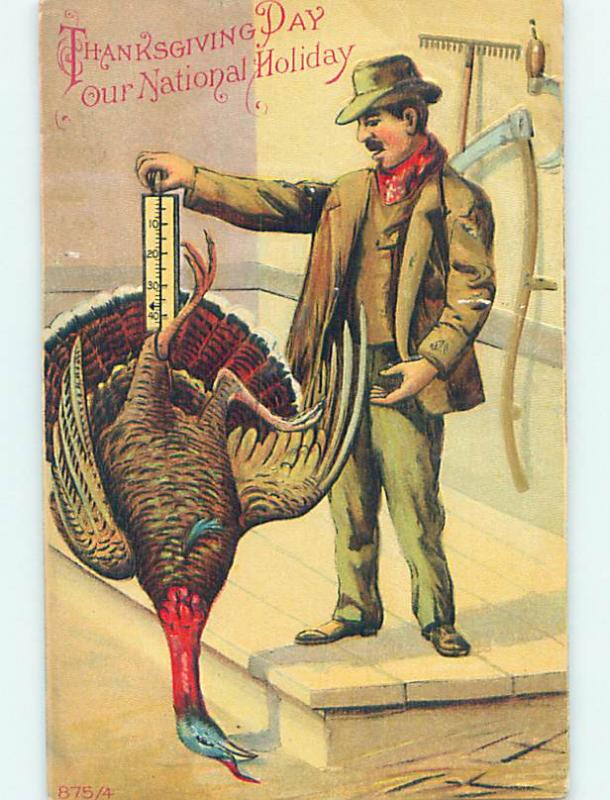 Pre-Linen thanksgiving GRUESOME POSTCARD - MAN WEIGHS LARGE DEAD TURKEY HQ7693