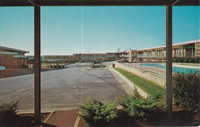 RALEIGH, North Carolina, 40-60s; College Inn Motor Lodge & Restaurant, Pool