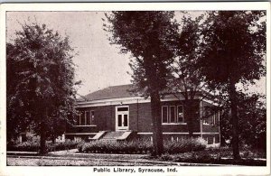 Postcard LIBRARY SCENE Syracuse Indiana IN AL7717