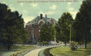 Central Cottage in Adrian, Michigan