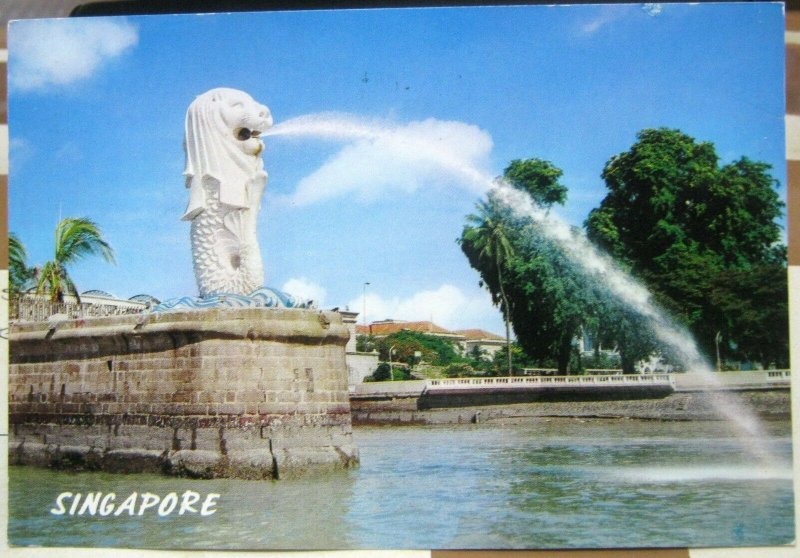 Singapore The Merlion Guarding Singapore River - posted 1992