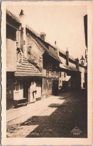 Czech Republic Praha Zlata Ulicka Prague Golden Lane Vintage RPPC 09.12