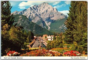 VINTAGE CONTINENTAL SIZE POSTCARD BANFF & CASCADE MOUNTAIN CANADIAN ROCKIES LL