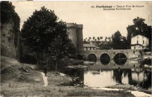 CPA PARTHENAY - Tour et Pont S-Jacques - Anciennes Fortifications (297426)