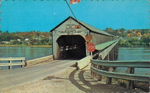Canada Longest Covered Bridge Hartland New Brunswick Vintage Postcard 03.54
