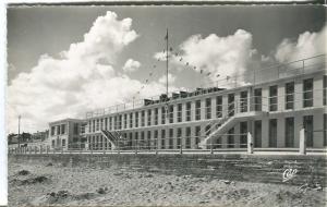 Postal (PostCard)-Postcard 17274: LUC-SUR-MER - Le Solarium