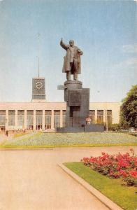 BR85059 leningrad monument to v i lenin near the finland railway station russia