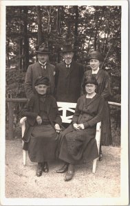 Czech Republic Karlsbad Rich Family Vintage RPPC 03.19