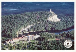 VINTAGE POSTCARD CONTINENTAL SIZE MOHONK MOUNTAIN HOUSE & LODGE NEW PALTZ N.Y MJ