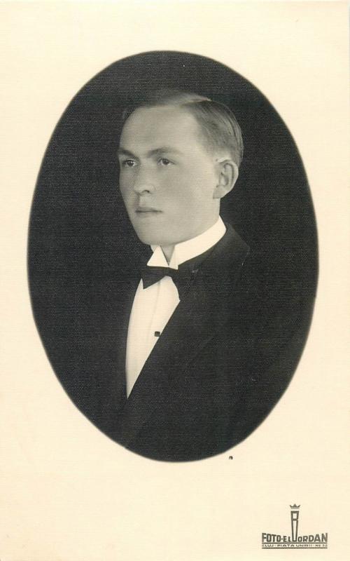 Romania foto E. L. Iordan Cluj portrait of a young elegant man