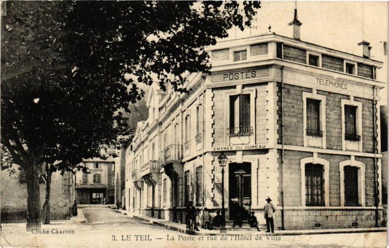 CPA AK Le Teil. La Poste et rue de l'Hotel de Ville. (660562)