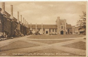 Hampshire Postcard - The Quadrangle - St Cross Hospital -Winchester - Ref TZ3233