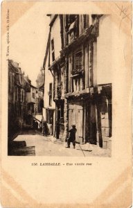 CPA LAMBALLE Une Vieille Rue (1295688)