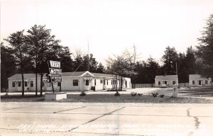 J48/ Grayling Michigan RPPC Postcard c1950s Fays Motel Modern 330