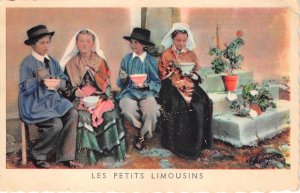 US36 postcard France En Limousin people eating in traditional costumes folklore