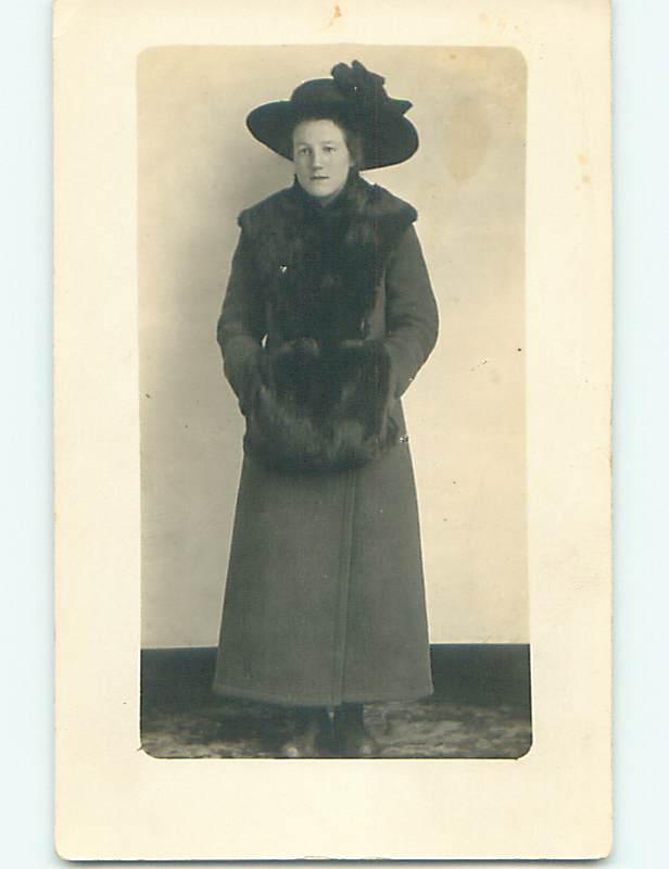 Pre-1918 rppc FASHION - WOMAN WITH HAT & FUR SCARF & FUR MUFF r6022