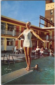 BELLINGHAM, WA 1950s Swimming Pool LEOPOLD MOTOR INN Bathing Beauty Postcard