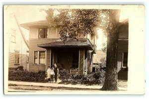 1910-30 Children In Front Of  House Home Residence Rppc Real Photo Postcard 