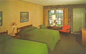 Pell City, Alabama, Pine Harbor Motor Lodge, AA369-5