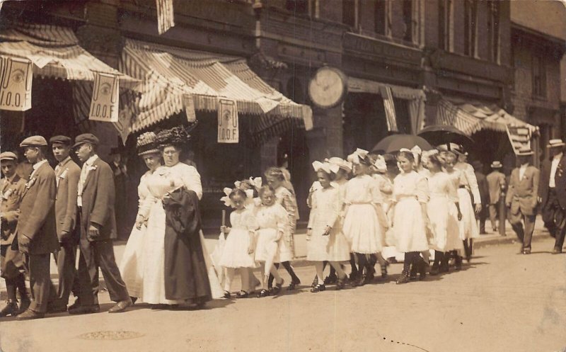 J81/ Sandusky Ohio RPPC Postcard c1910 I.O.O.F. and Parade Women 70