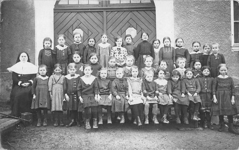 BG41609 wallers france real photo kinder children