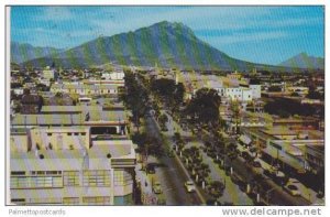 Avenida Madero y El Cerro de las Mitras Mountain, Monterrey, Mexico