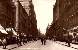 1920s QUEEN ST GLASGOW SCOTLAND PRINTERS OPTICIANS BUSINESS RPPC POSTCARD P1672