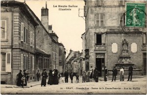 CPA Gray Grande Rue Statue de St-Pierre Fourrier (1273179)