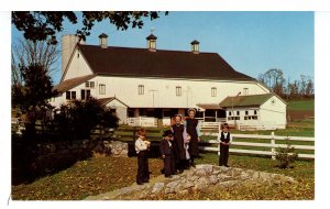 PA - Amish/Mennonite Culture. Amish Children & Barn