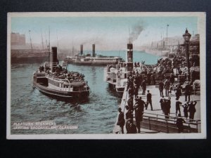 Scotland GLASGOW Pleasure Steamers Leaving BROOMIELAW - Old Postcard