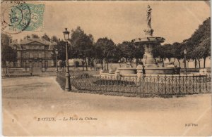 CPA BAYEUX La Place du Chateau (1229987)