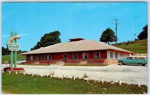CASSVILLE, Missouri  MO   Roadside RAINBOW DINNER HOUSE ca 1950s Postcard