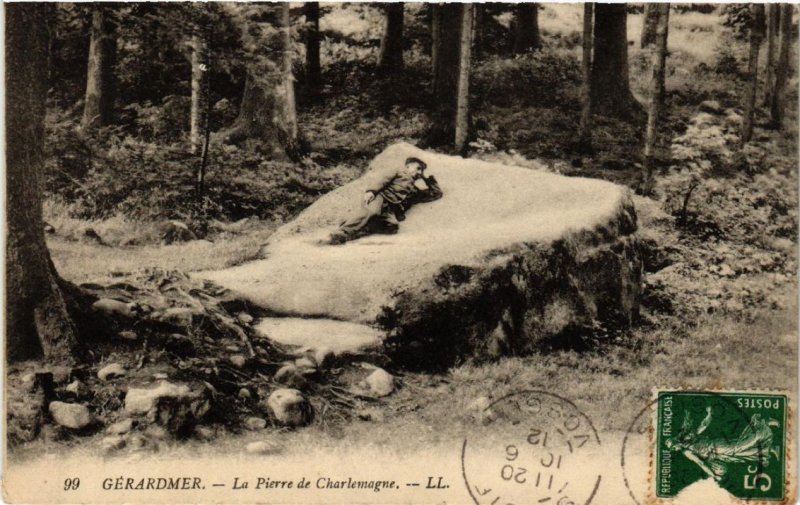 CPA GÉRARDMER La Pierre de Charlemagne. (398193)