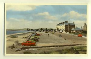 tp8037 - Wales - Looking along the South Parade of Pwllheli, c50/60s  - Postcard