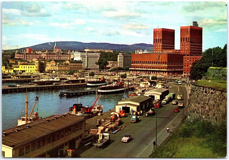 VINTAGE POSTCARD CONTINENTAL SIZE THE LOADING DOCKS & CITY HALL OSLO NORWAY