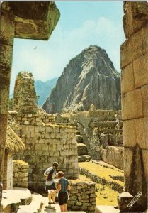 Postcard Peru - Machupicchu - Partial view of the ruins with Huaynapicchu