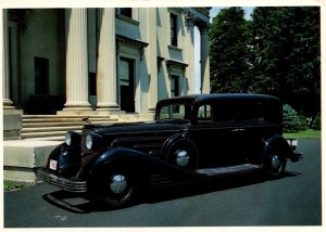 VINTAGE CONTINENTAL SIZE POSTCARD 16-CYLINDER 1933 CADILLAC   ANTIQUE CAR