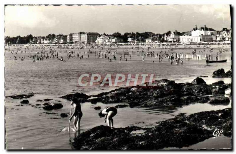 Postcard Modern Pornichet The Beach Rocks and Children