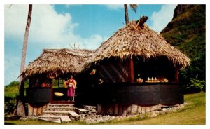 Chief Solatoa Samoan Royalty in Hawaii in palm thatched hut Hawaii Postcard