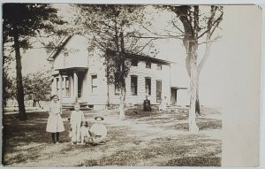 RPPC Farmhouse Women Children & Dog Real Photo Postcard C10