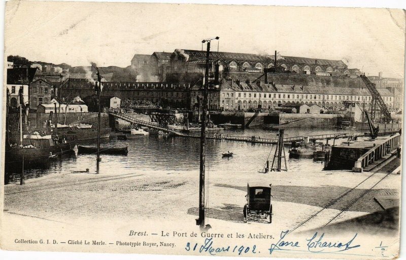 CPA BREST - Le port de guerre et les Ateliers (194204)