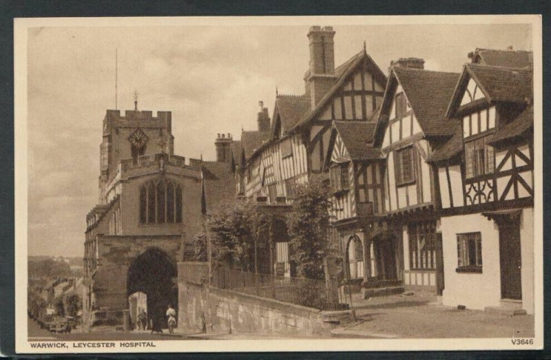 Warwickshire Postcard - Warwick, Leycester Hospital     T3950