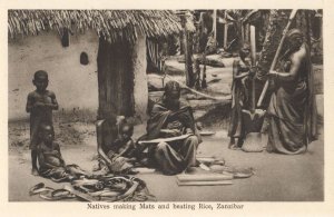 Zanzibar Natives Making Mats Beating Rice Africa Old Postcard