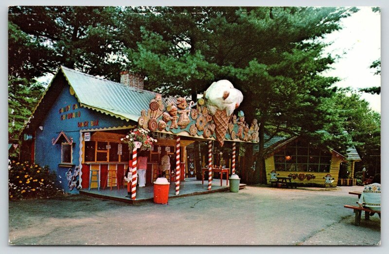 Putney Vermont~Santa's Land~Candy Cane Cupboard Shop~Giant Ice Cream Cone~1960s 