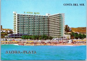 VINTAGE CONTINENTAL SIZE POSTCARD HOTEL ALOHA-PLAYA ON THE COSTA DEL SOL SPAIN